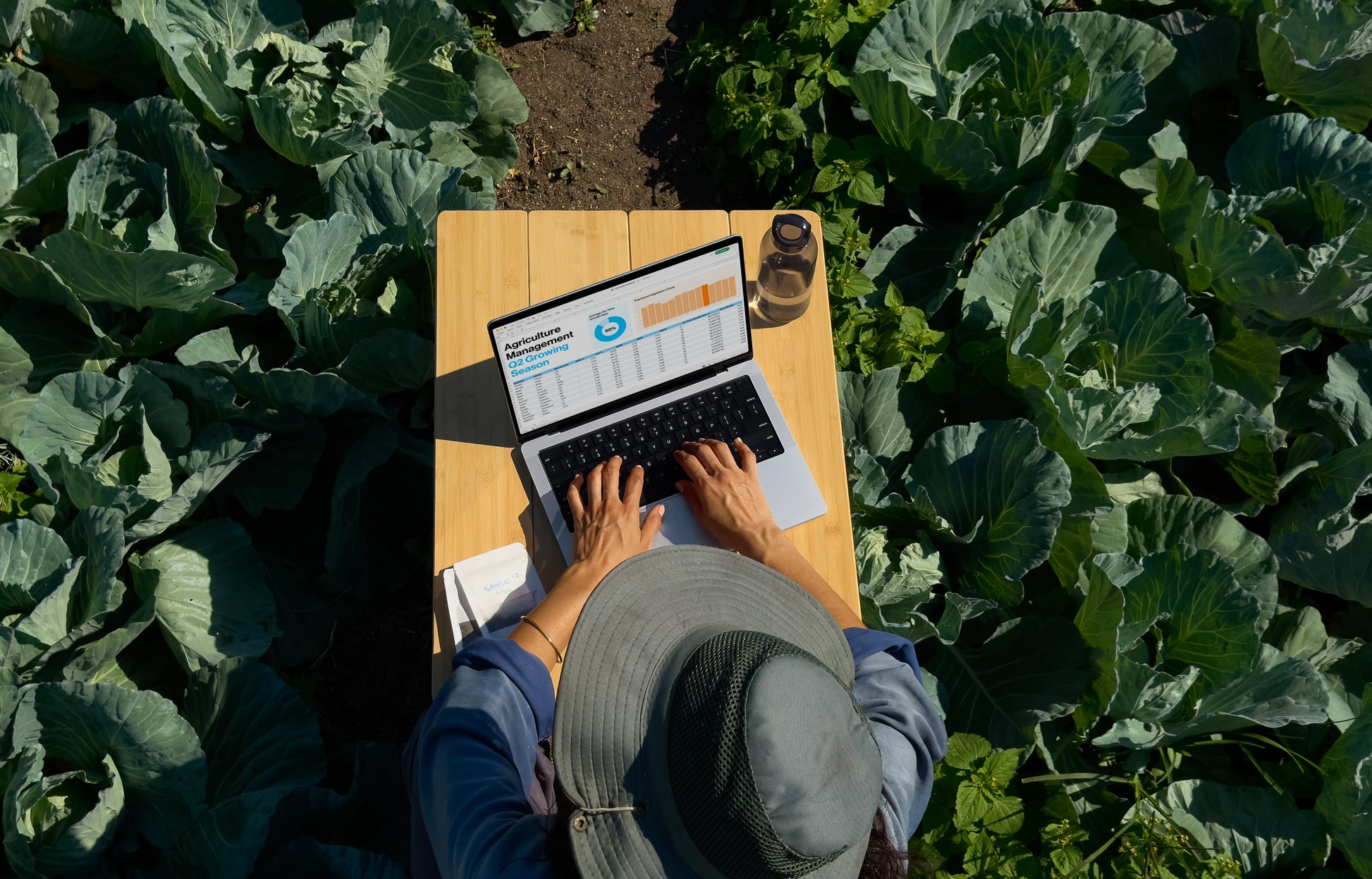 Apple MacBook Pro 16-inch M5 Max (18-core CPU, 32-core GPU) Space Black-9