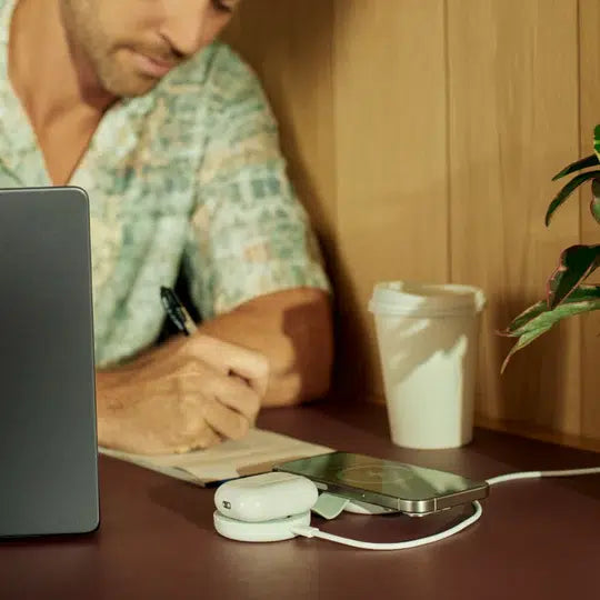 Twelve South ButterFly SE 2-in-1 Qi2 Travel Charger – White